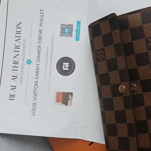Louis Vuitton Sarah Damier Ebene Wallet - Picture 14 of 15